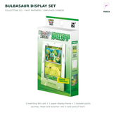 Pokémon Collection 151 First Partners Bulbasaur Display Set on white with PAKRA logo