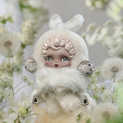 POP MART SKULLPANDA L'impressionnisme - Mist plush pendant in a floral display setting