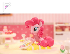 POP MART My Little Pony Leisure Afternoon - Pinkie Pie - Cookie Dessert Shelves, product detail photograph with PAKRA logo